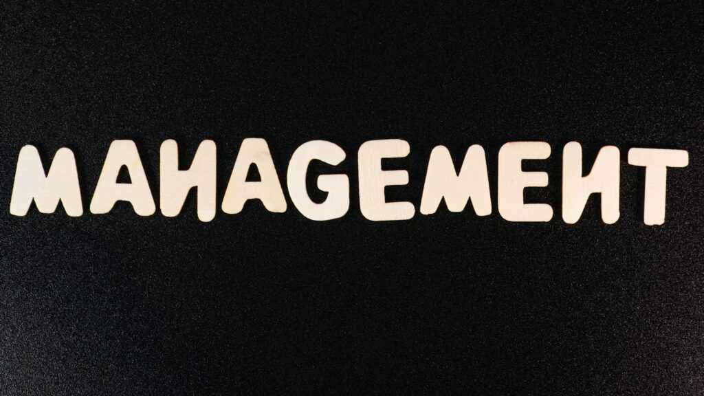 hakim menikh Zt7lvQEPi8w unsplash